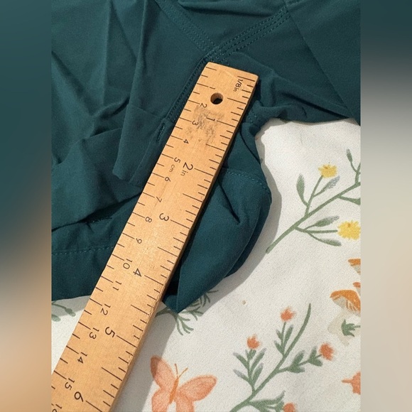 Lululemon spring break away shorts size 4 deep green - Picture 7 of 8